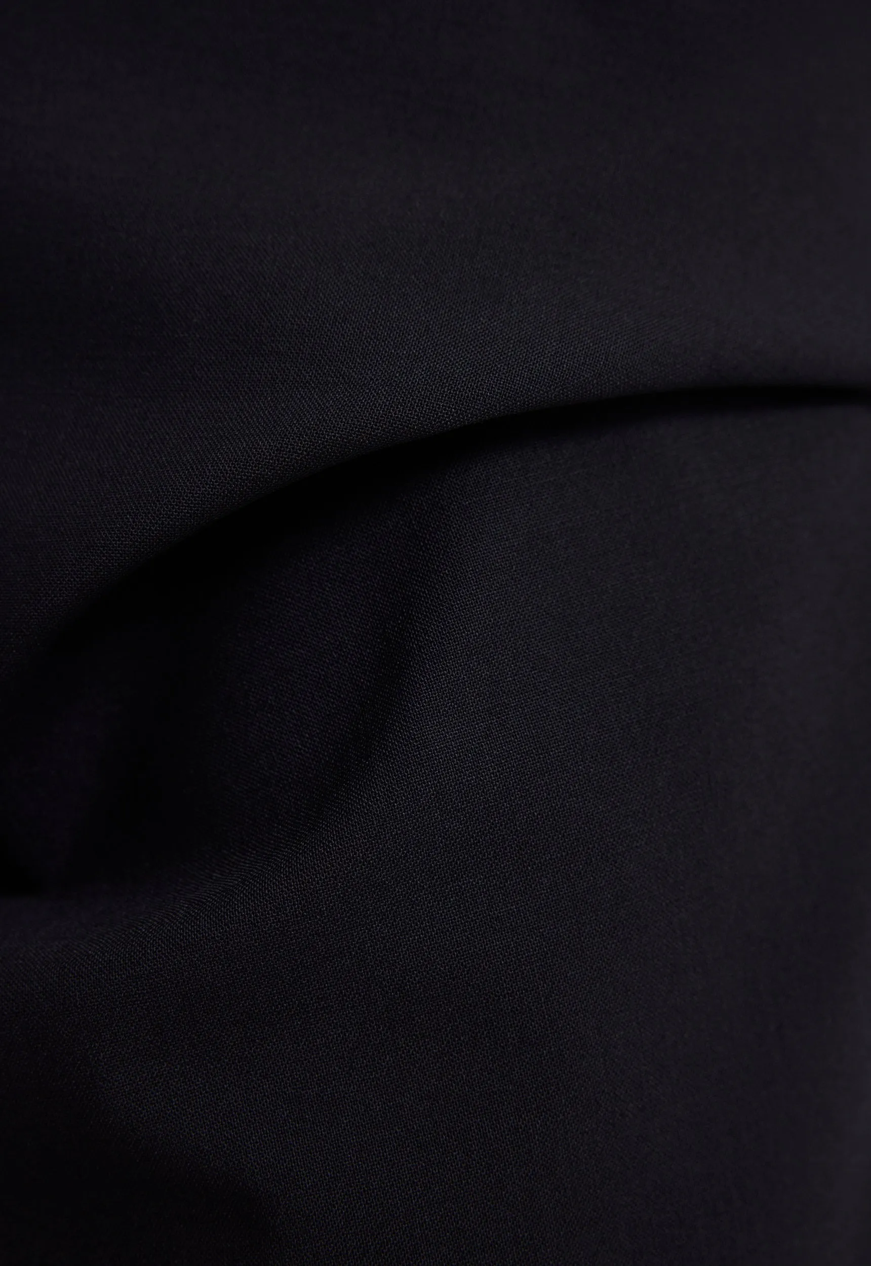 Edge Wool Midi Skirt- Black
