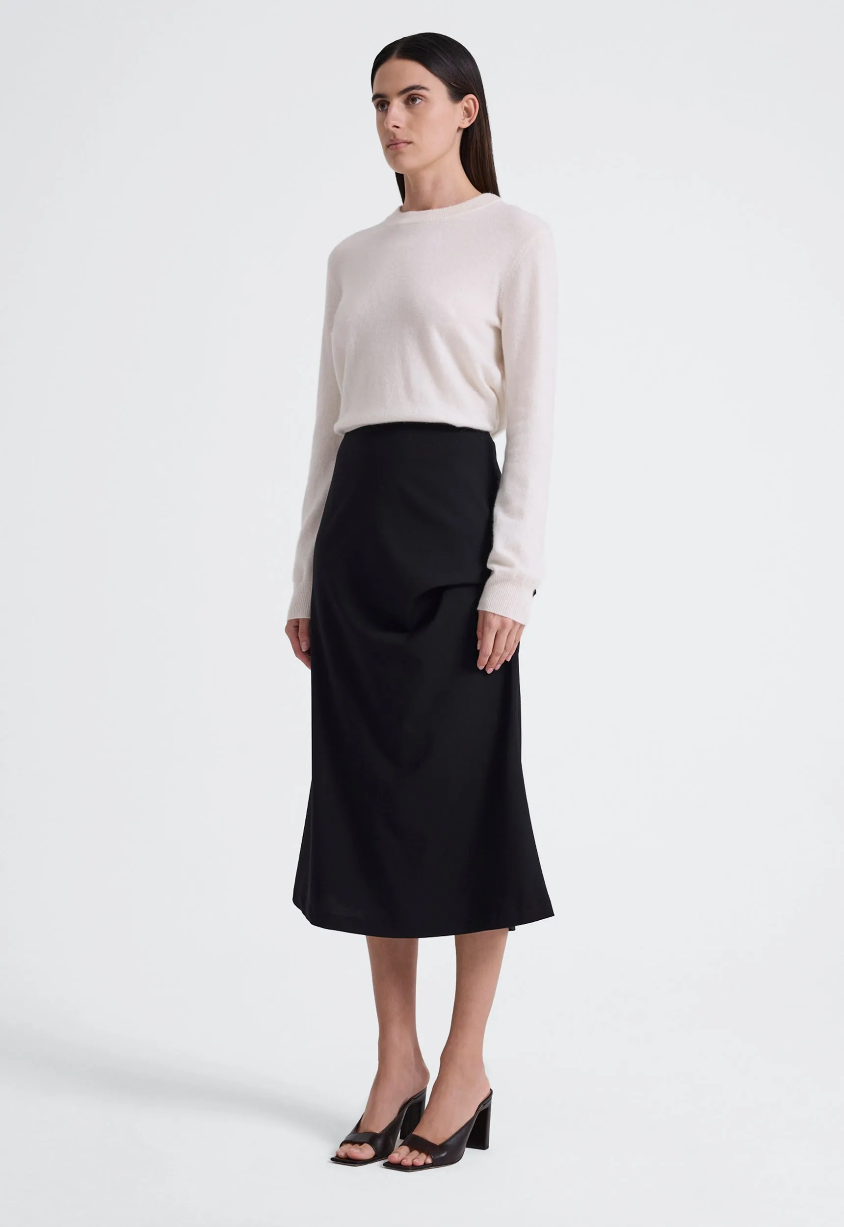 Edge Wool Midi Skirt- Black