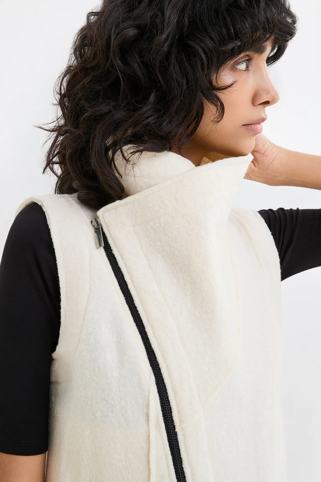 Hanora Vest