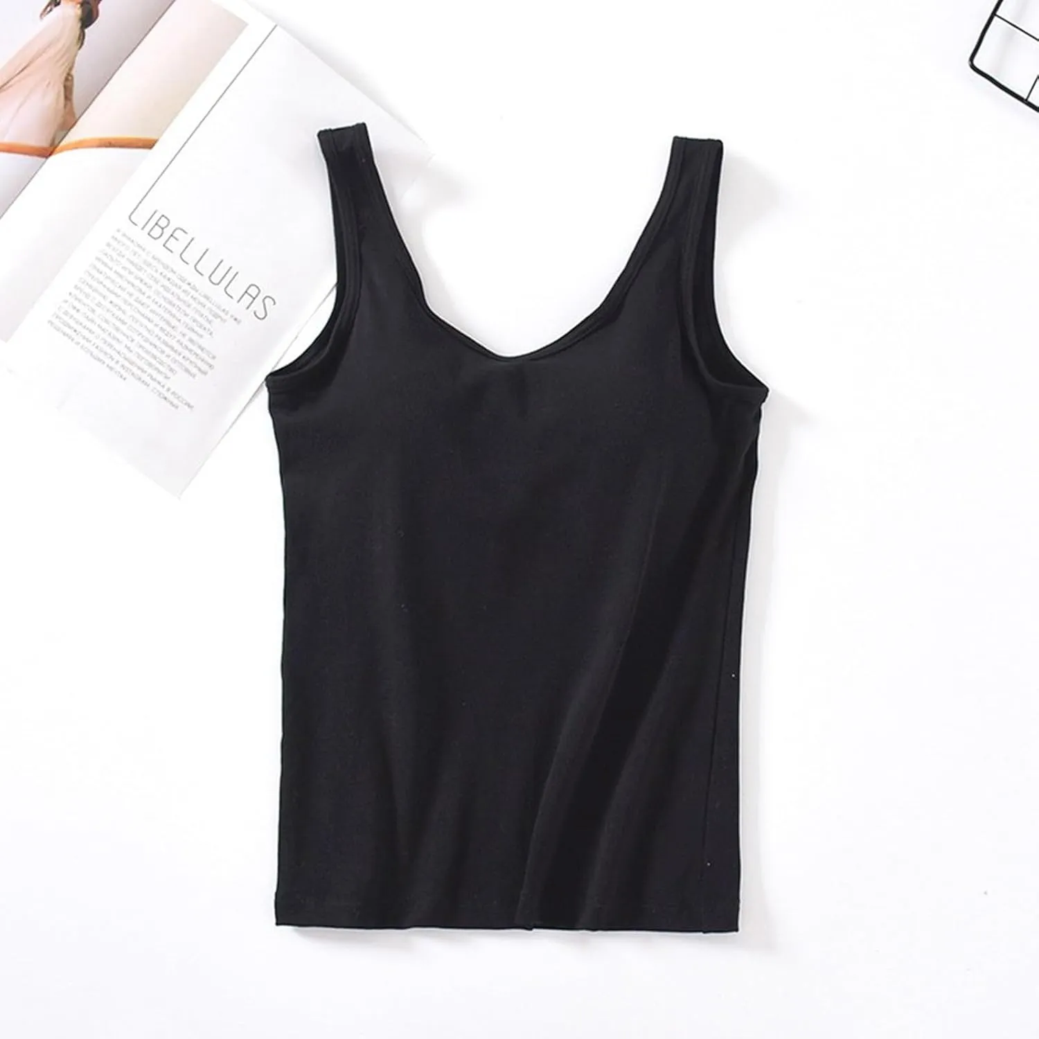 Womens Tank Tops with Built in Bra 2024 Casual Scoop Neck Sleeveless Basic Workout Top Padded Bra Camisole Undershirt