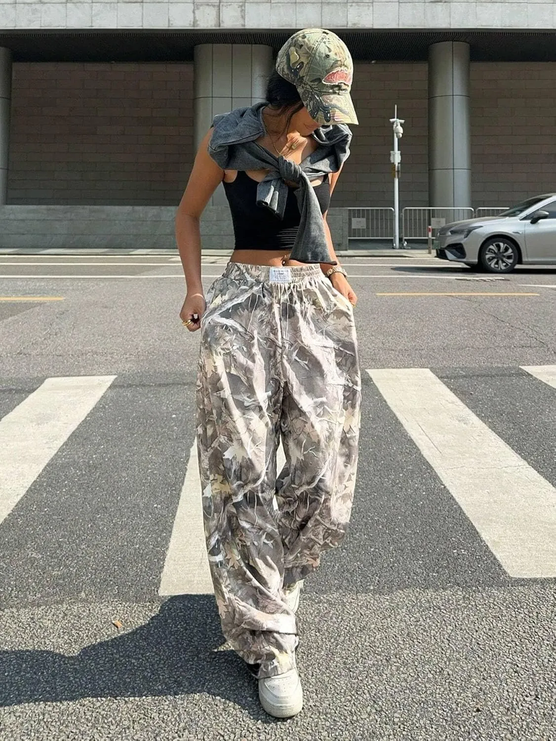 ZAFUL Women's Camo Cargo Pants Y2K Elastic High Waisted Wide Leg Casual Straight Pants Joggers Sweatpants with Patch Detail